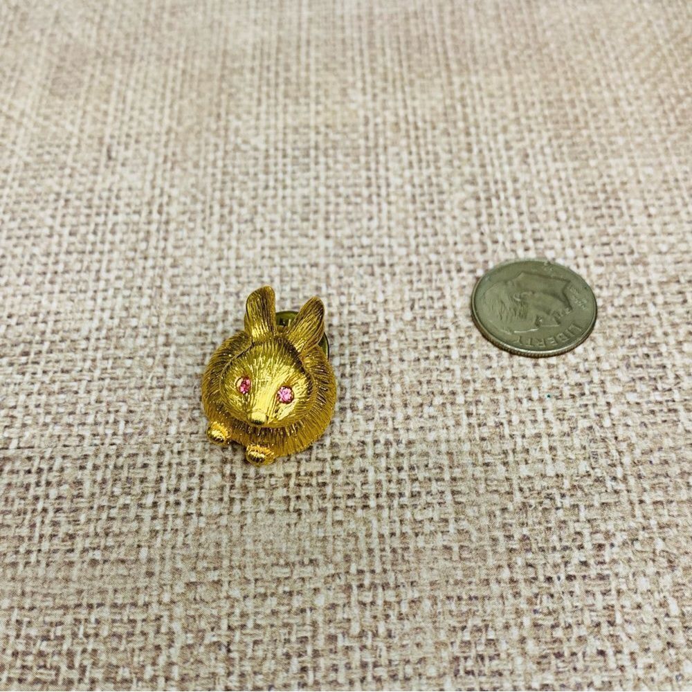 VTG Gold Crown Bobble Head Bunny Pin‎